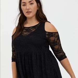 Nwt Torrid size 2 Black lace cold shoulder top